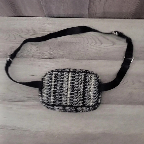 🛍ZARA‎ Black White Tweed Multi Pocket Belt Bag - Picture 3 of 13